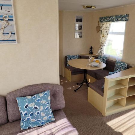 Hotel 341 Family Caravan At Marine Holiday Park, Sleeps 6 Rhyl Exterior foto