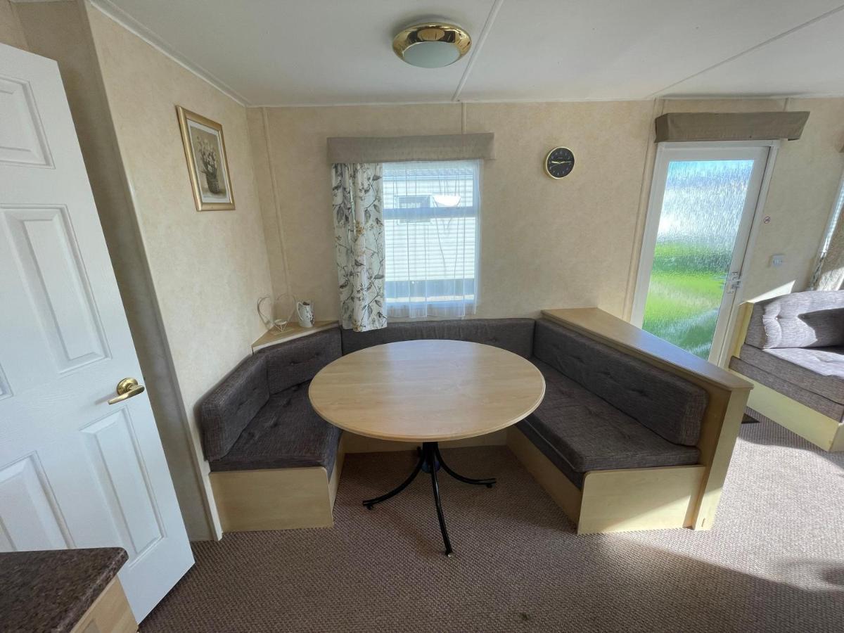 Hotel 341 Family Caravan At Marine Holiday Park, Sleeps 6 Rhyl Exterior foto