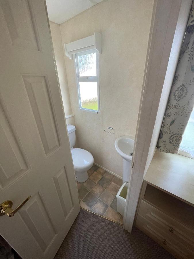 Hotel 341 Family Caravan At Marine Holiday Park, Sleeps 6 Rhyl Exterior foto