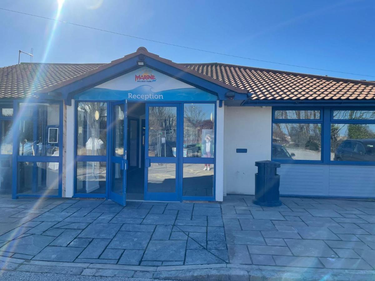 Hotel 341 Family Caravan At Marine Holiday Park, Sleeps 6 Rhyl Exterior foto